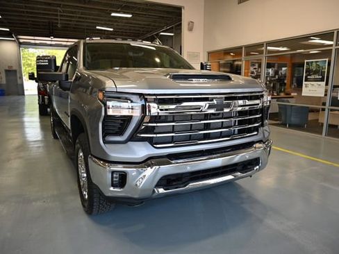 New 2026 Chevrolet Silverado 2500 LTZ w/ LTZ Premium Package AWD/4WD image 3