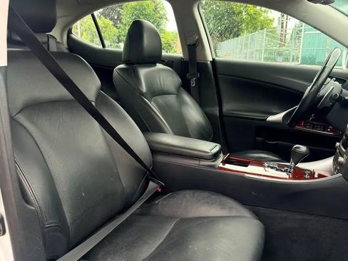 Used 2006 Lexus IS 250 w/ Premium Pkg RWD image 11