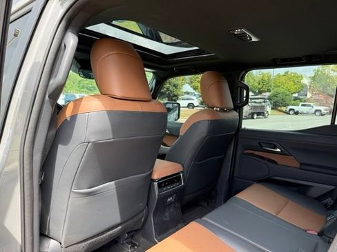 Used 2026 Lexus GX 550 w/ Cold Area Package AWD/4WD image 28