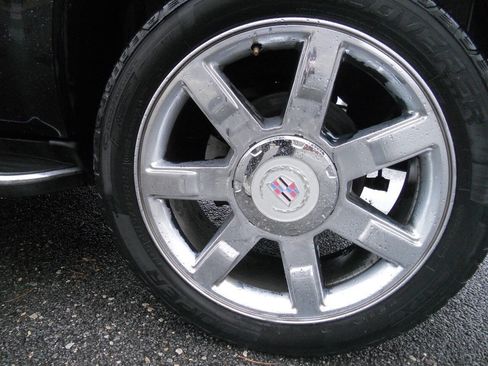 Used 2011 Cadillac Escalade Luxury AWD/4WD image 8