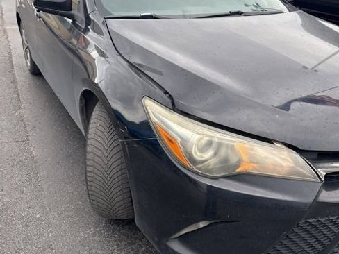 Used 2015 Toyota Camry SE image 1