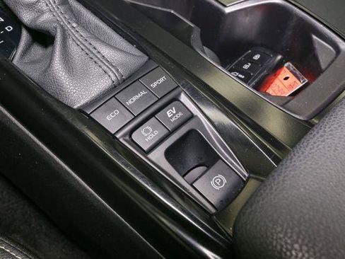 Used 2025 Toyota Camry XSE image 30