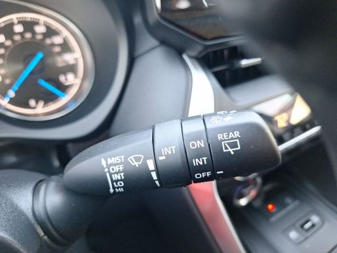 Used 2024 Toyota Venza LE image 23