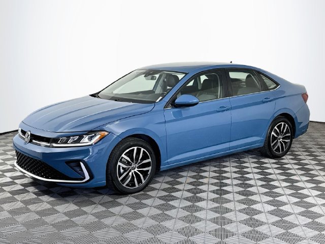 Used 2025 Volkswagen Jetta SE FWD image 4
