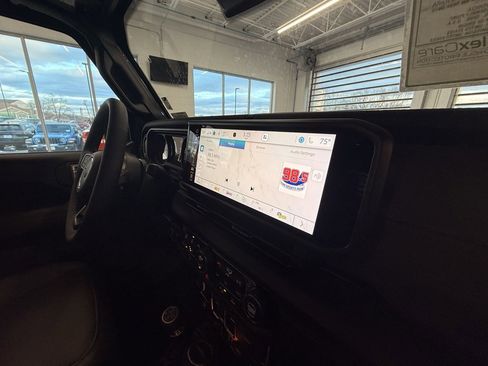 New 2026 Jeep Gladiator Mojave image 18