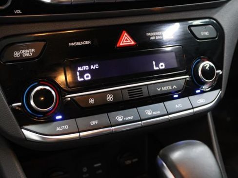 Used 2018 Hyundai Ioniq Plug-In Hybrid FWD image 20