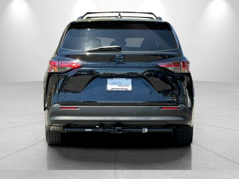 Used 2022 Toyota Sienna XLE Woodland Edition AWD/4WD image 7