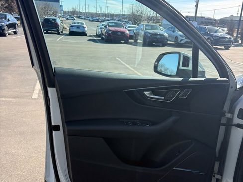 Used 2019 Audi Q7 3.0T Prestige image 15