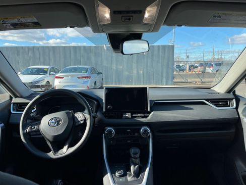 Used 2025 Toyota RAV4 LE image 32