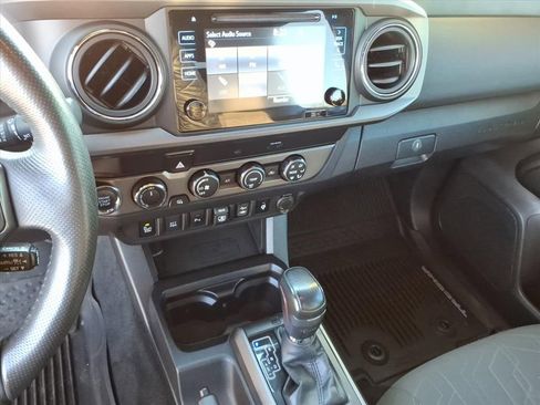 Used 2019 Toyota Tacoma TRD Off-Road image 34