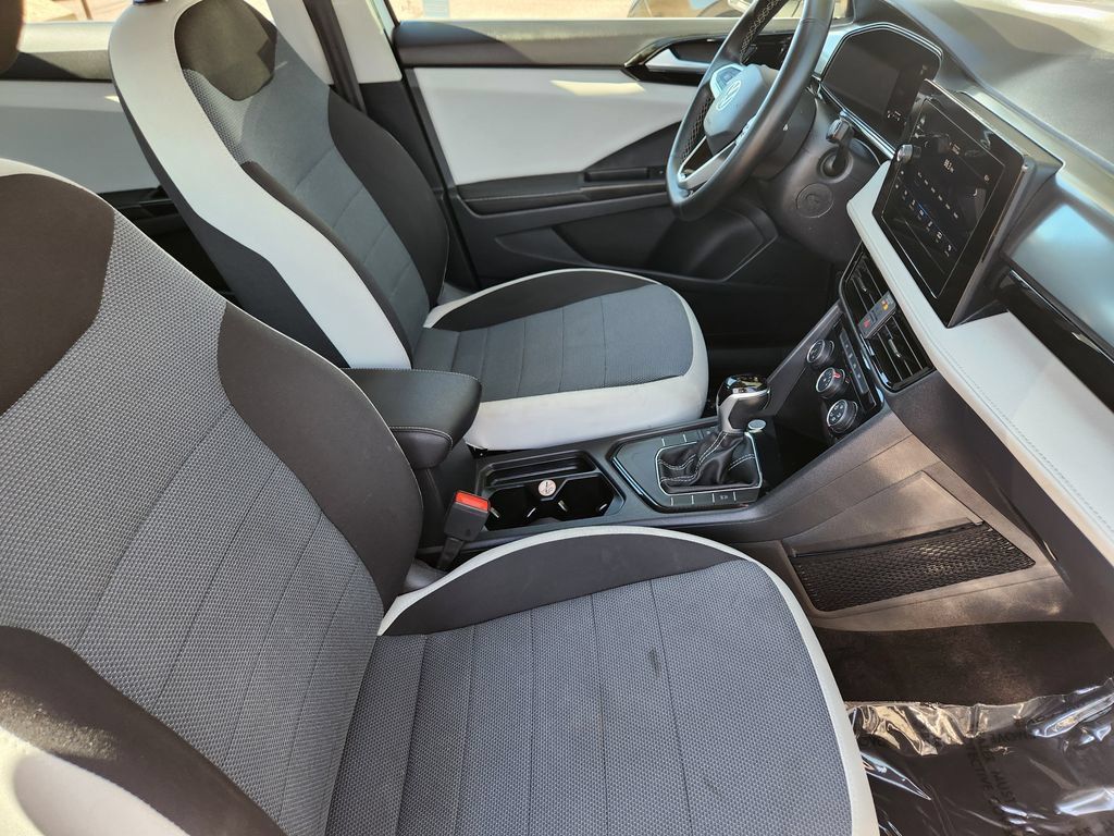 Used 2025 Volkswagen Taos S FWD image 5