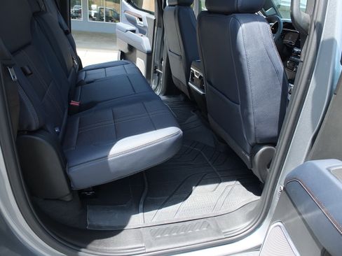 Used 2025 Chevrolet Silverado 1500 High Country AWD/4WD image 16