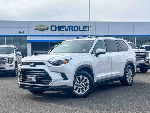 Used 2024 Toyota Grand Highlander XLE image 1
