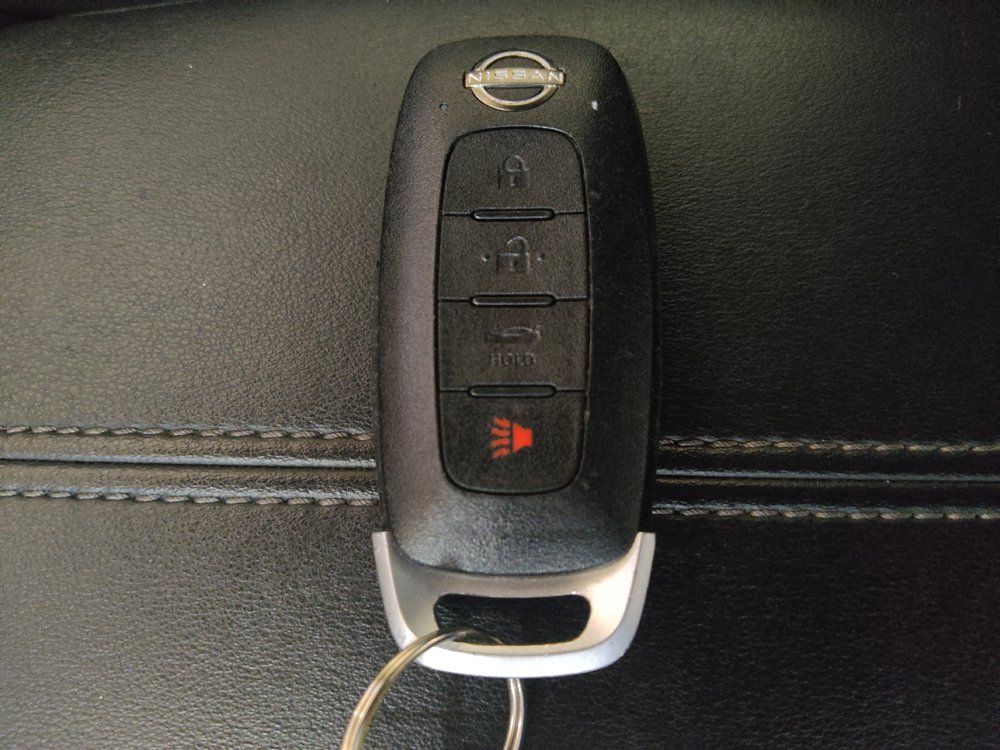 Used 2025 Nissan Sentra SV FWD image 32