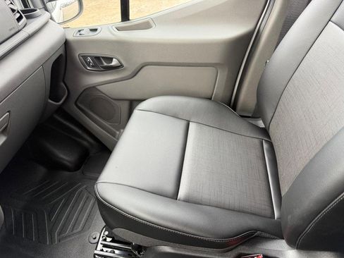 New 2026 Ford Transit 250 T-250 Med Rf 9150 GVWR RWD image 15