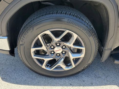 Used 2025 GMC Sierra 1500 SLT w/ SLT Premium Package RWD image 5