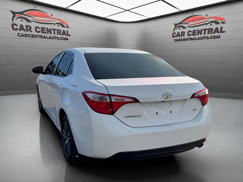 Used 2016 Toyota Corolla LE image 3