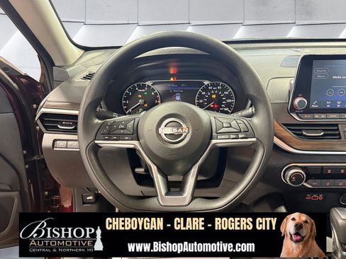 Used 2024 Nissan Altima 2.5 SV image 21