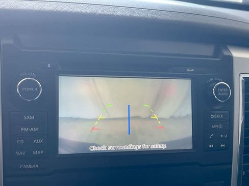 Used 2017 Nissan Titan SV image 17