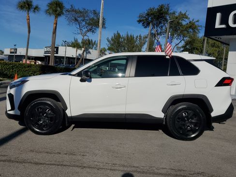 Used 2024 Toyota RAV4 LE image 8