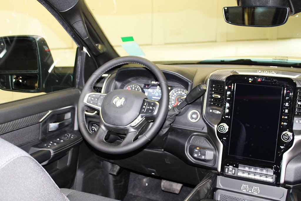 New 2026 RAM 2500 Big Horn AWD/4WD image 13