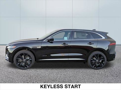 New 2024 Jaguar F-PACE R-Dynamic S image 3