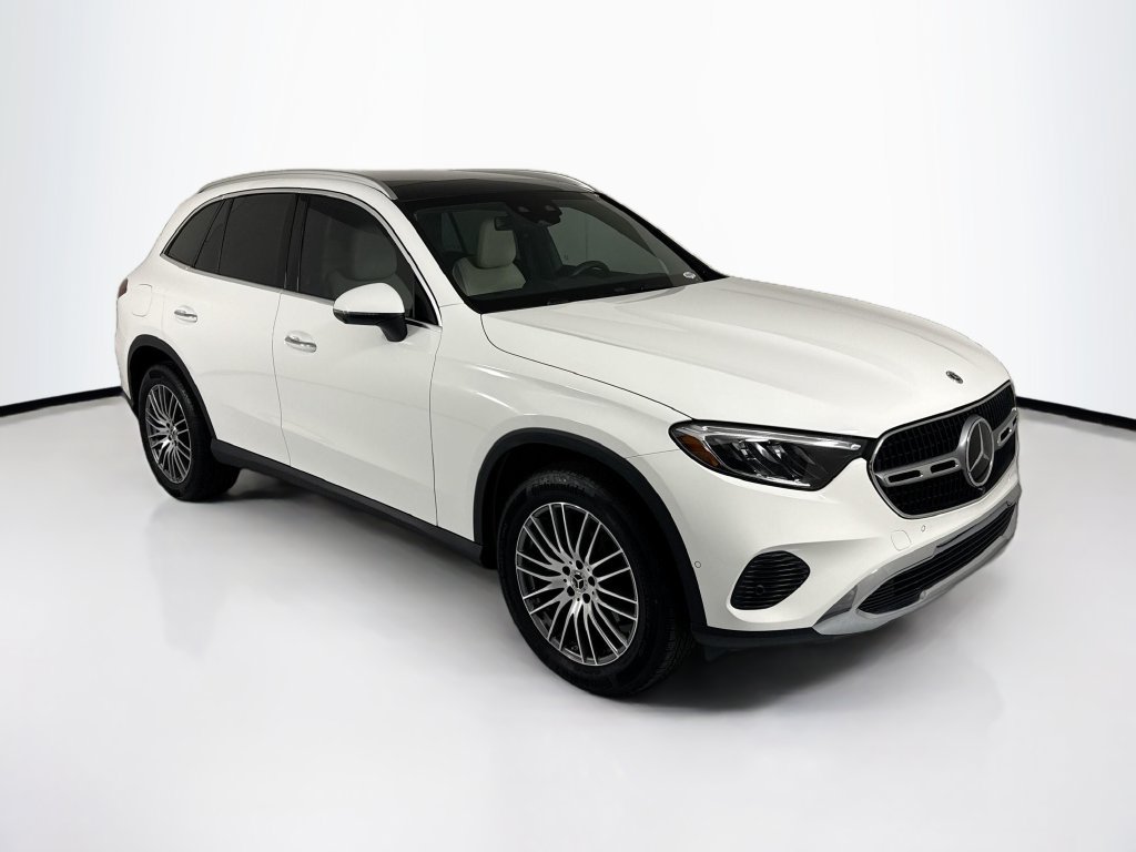 Certified 2026 Mercedes-Benz GLC 300 image 3