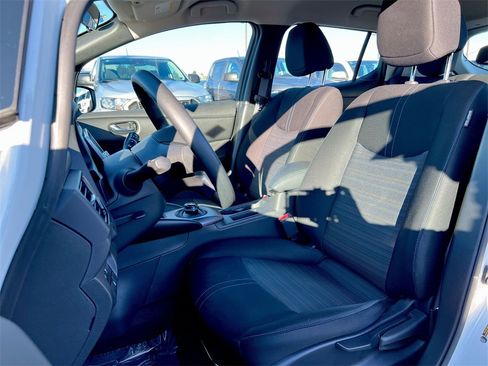 Used 2023 Nissan Leaf S image 17