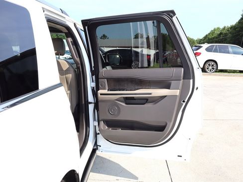 Used 2018 Ford Expedition Max Limited RWD image 48