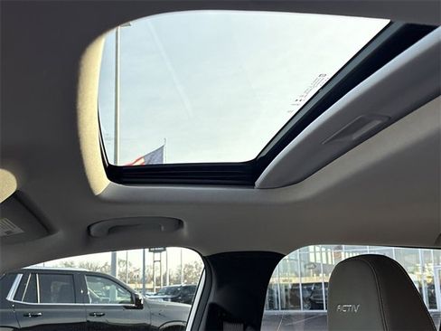 Certified 2024 Chevrolet Trax ACTIV w/ Sunroof Package image 18