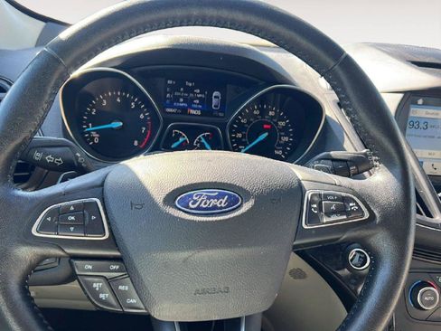 Used 2017 Ford Escape Titanium w/ Equipment Group 301A AWD/4WD image 13
