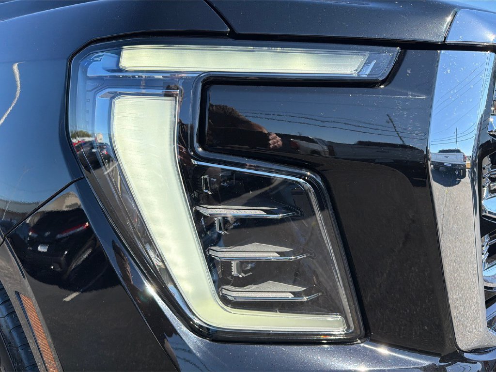 Used 2025 GMC Yukon Elevation AWD/4WD image 11