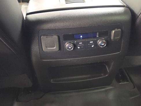 Used 2020 GMC Yukon XL Denali image 14