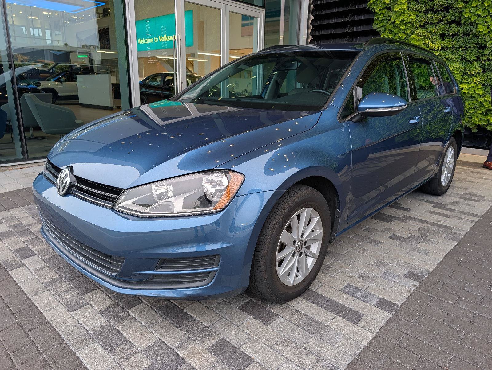 Used 2016 Volkswagen Golf S FWD image 5