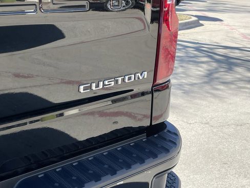 Used 2023 Chevrolet Silverado 1500 Custom image 6