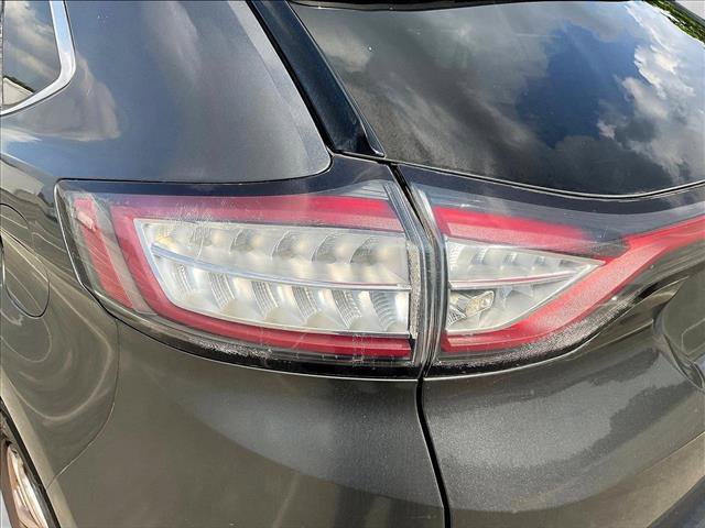 Used 2016 Ford Edge Titanium FWD image 28