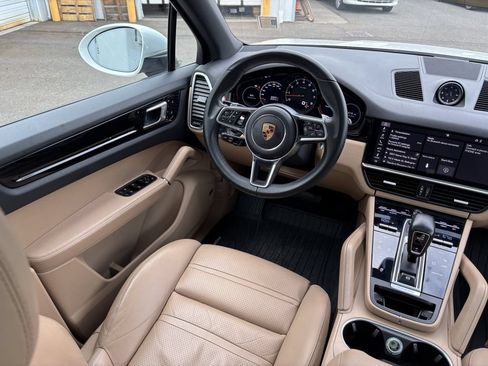 Used 2019 Porsche Cayenne AWD/4WD image 18