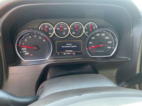 Used 2019 Chevrolet Silverado 1500 LT Trail Boss w/ Convenience Package AWD/4WD image 12
