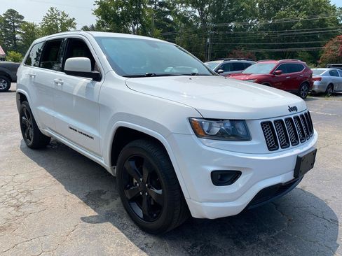 Used 2015 Jeep Grand Cherokee Altitude AWD/4WD image 3
