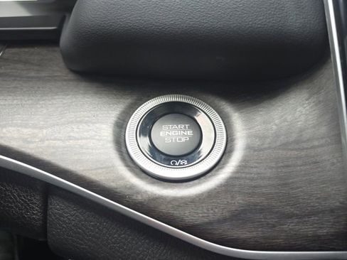 Used 2023 Jeep Grand Cherokee 4WD 4xe image 17