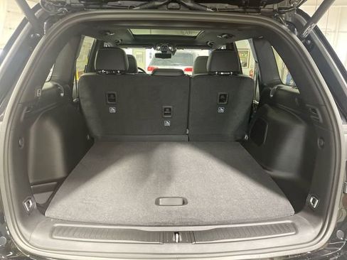 New 2026 Jeep Grand Cherokee Limited w/ Luxury Tech Group II AWD/4WD image 24