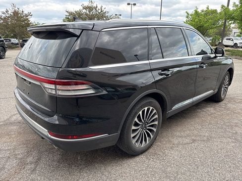 Used 2023 Lincoln Aviator AWD w/ Premium Package image 9