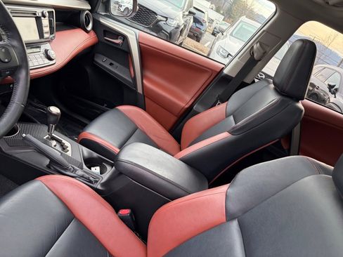 Used 2013 Toyota RAV4 Limited image 35