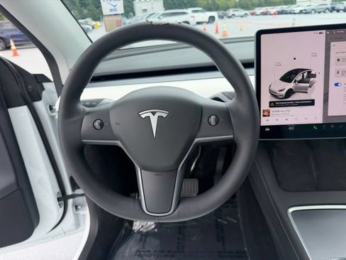 Used 2023 Tesla Model Y Long Range AWD/4WD image 13