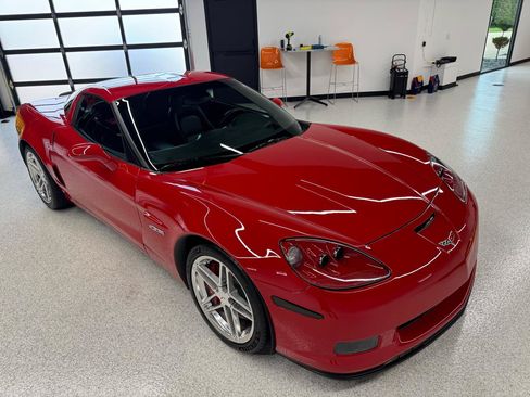 Used 2007 Chevrolet Corvette Z06 w/ Preferred Equipment Group RWD image 21