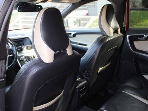 Used 2013 Volvo XC60 T6 image 15