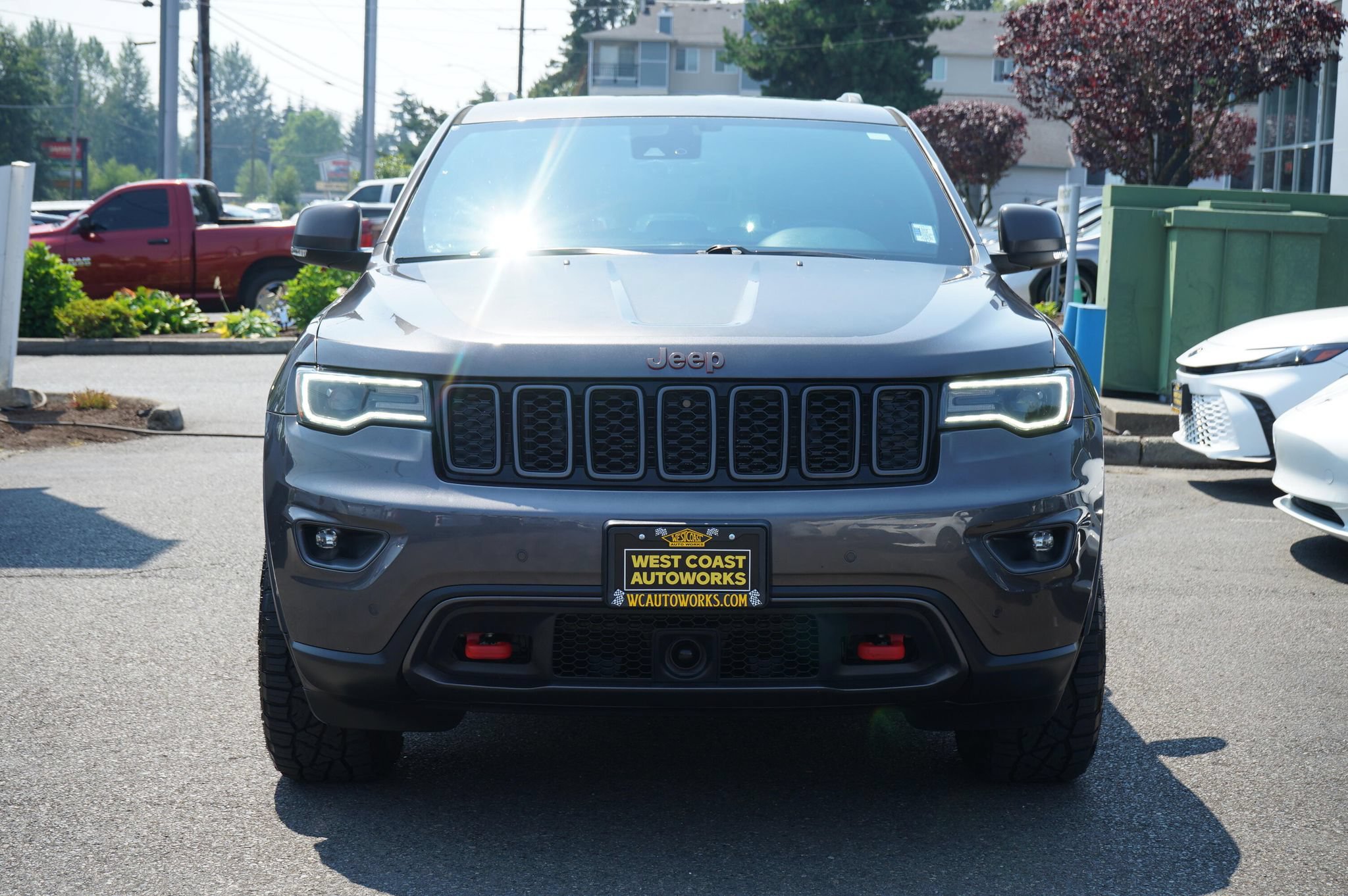 Used 2018 Jeep Grand Cherokee Trailhawk w/ Trailhawk Luxury Group AWD/4WD image 9