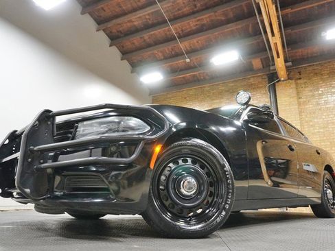 Used 2019 Dodge Charger Police w/ Integrated Display Package AWD/4WD image 3