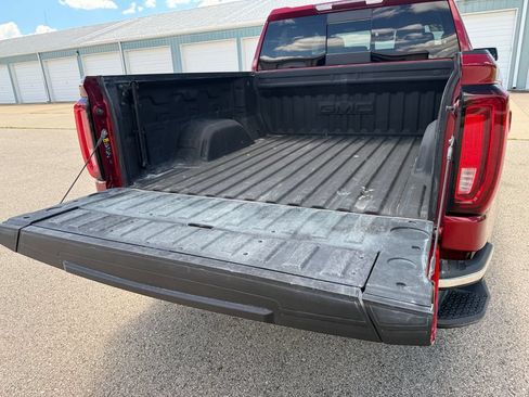 Used 2022 GMC Sierra 1500 SLT w/ SLT Premium Plus Package AWD/4WD image 16