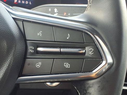 Used 2025 Chevrolet Traverse LT AWD/4WD image 18